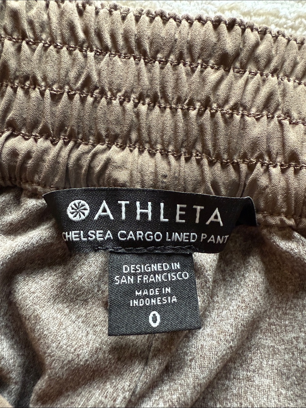 Athleta Women’s Chelsea Cargo Lined Pant
Excellent Cindition Taupe Color Size 0 - Picture 4 of 4